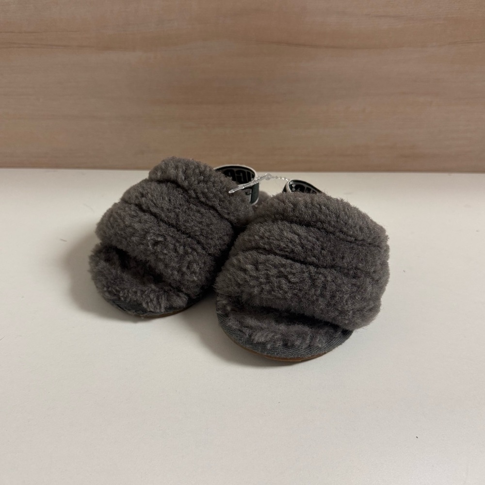 $26 ADD ON Ugg Uggs Gray Fuzzy Slippers 6c‎ Grey Slides Natives Crocs Adidas